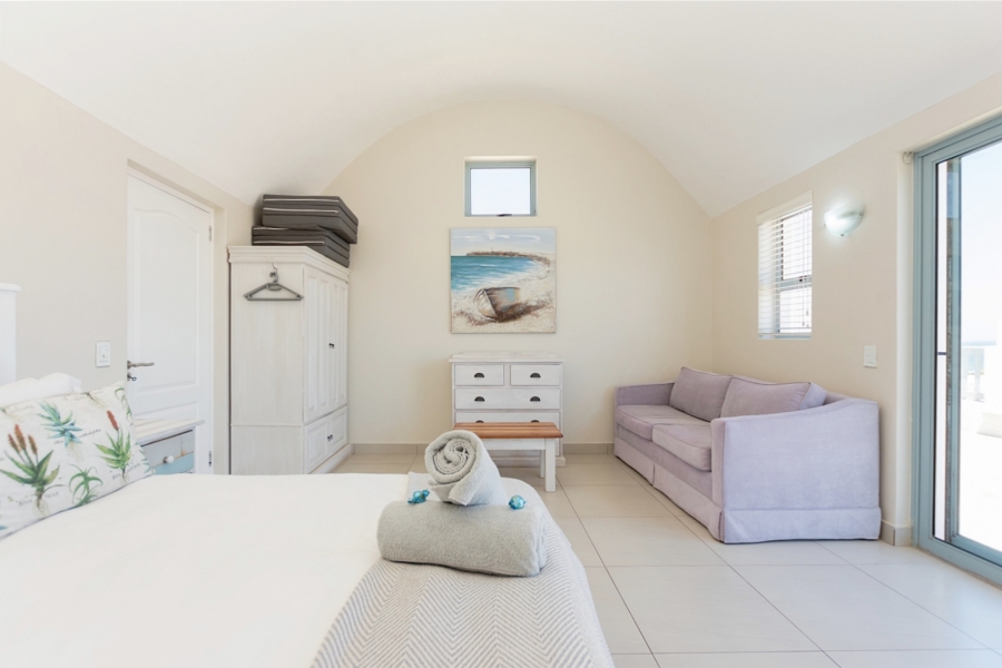 5 Bedroom Property for Sale in Paradise Beach Western Cape